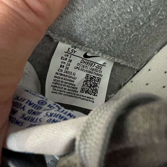 Nike Air Force 1 LV8 Big Kids' Shoes	 size 5.5 - Picture 3 of 4